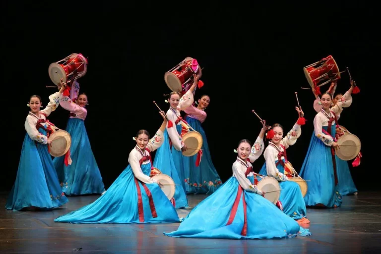 Korean Traditional dancers